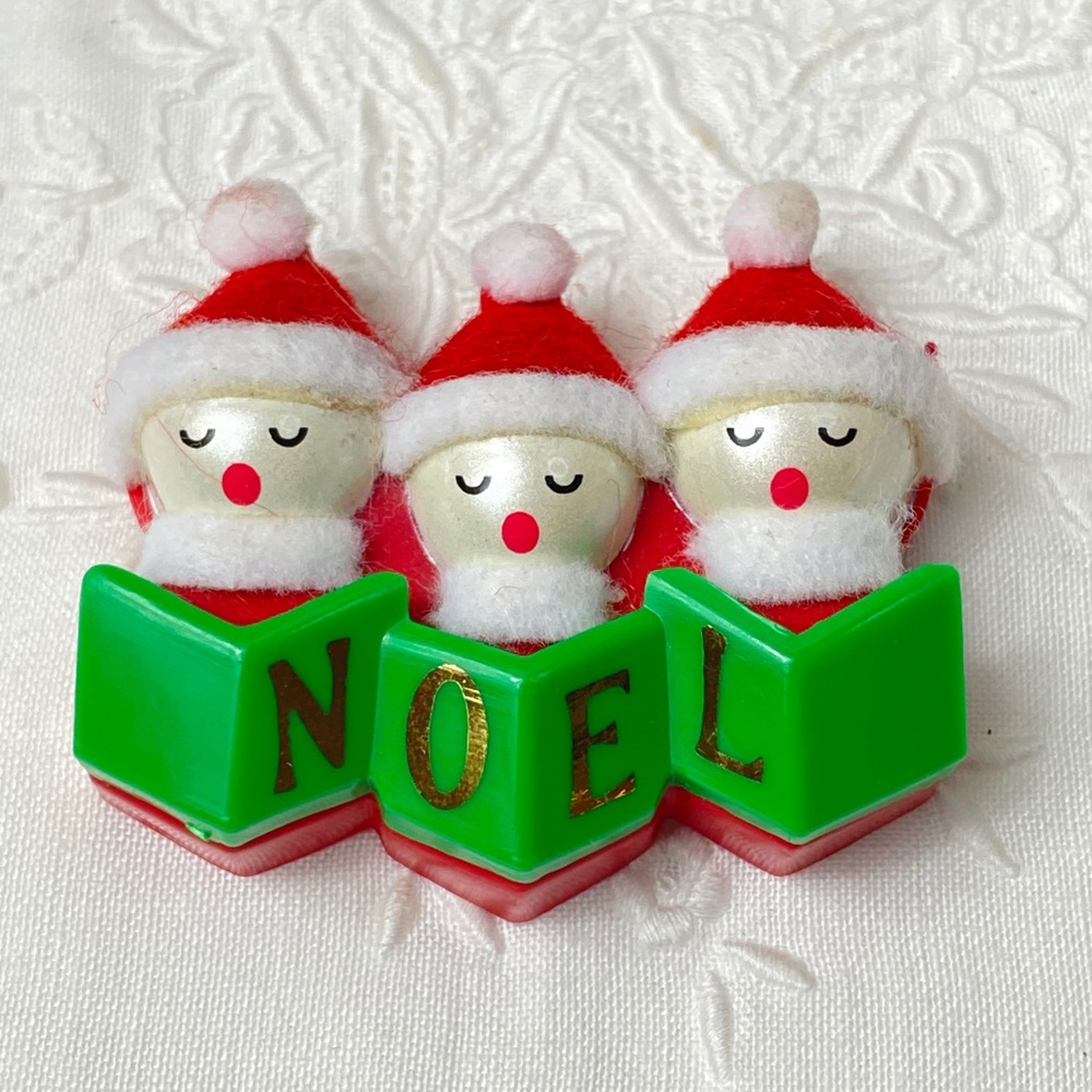 Vintage Avon Carolers Pin